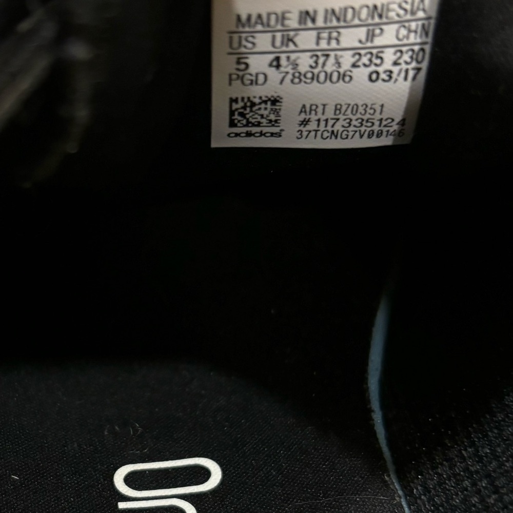 Adidas FlyKnit Shell Toes - Picture 6 of 6